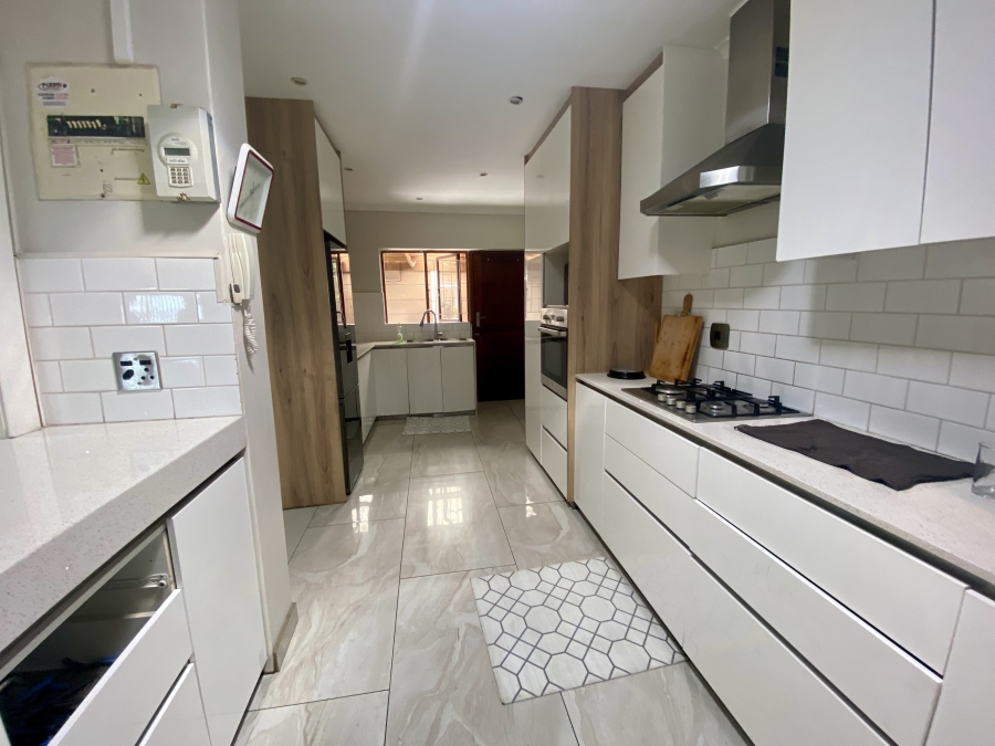 6 Bedroom Property for Sale in De Tijger Western Cape